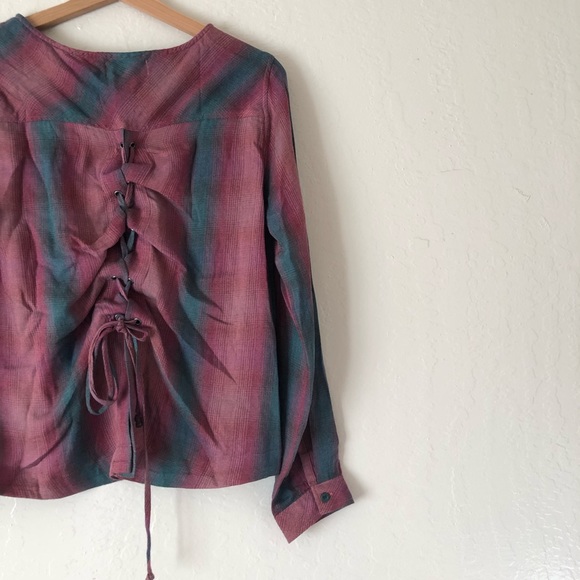 Cloth & Stone long sleeved top with cinched back in striped red and green - Picture 7 of 11